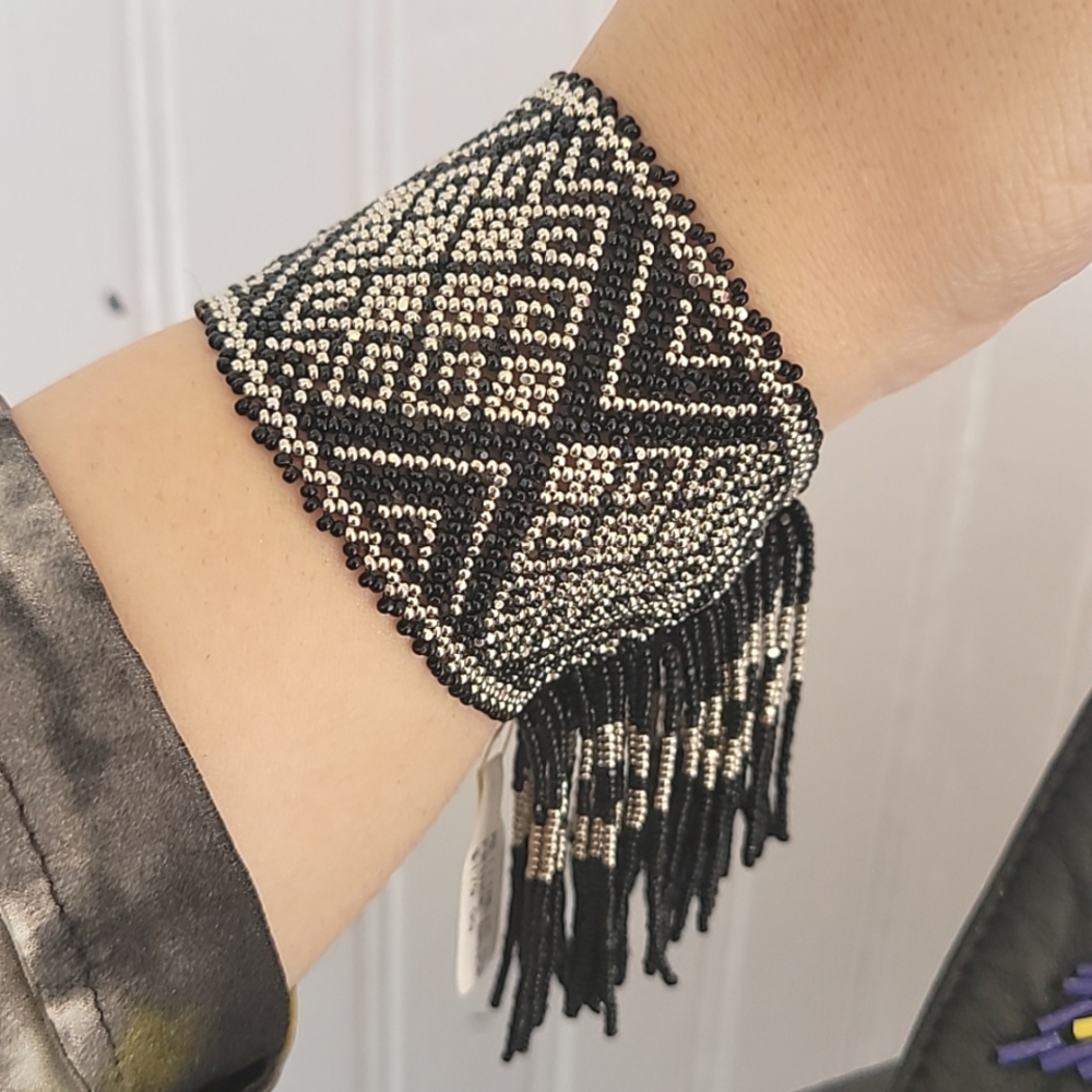 Fringe bracelet